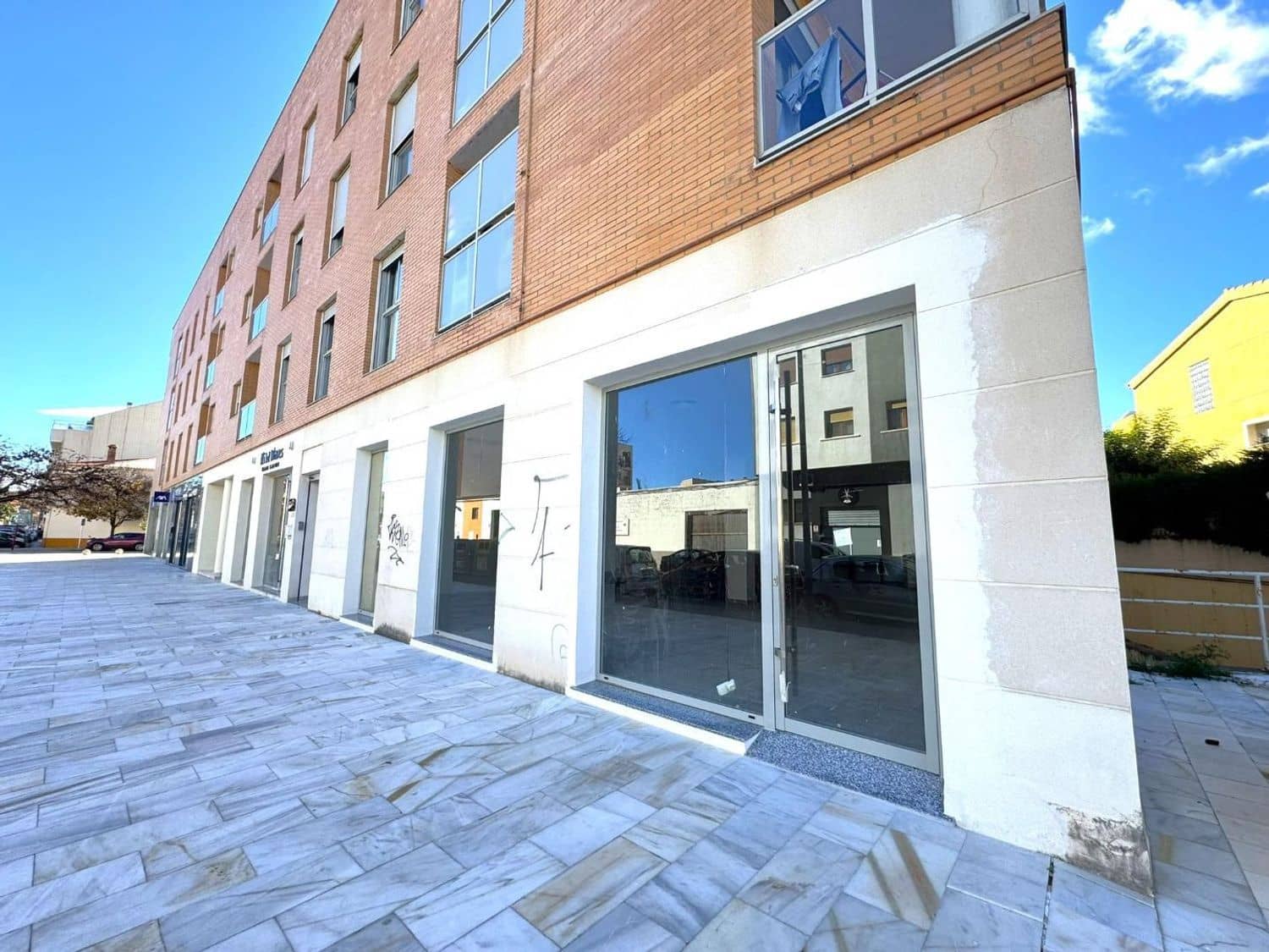 Commercieel te huur in Denia - € 1.500 (Ref: 9637589)