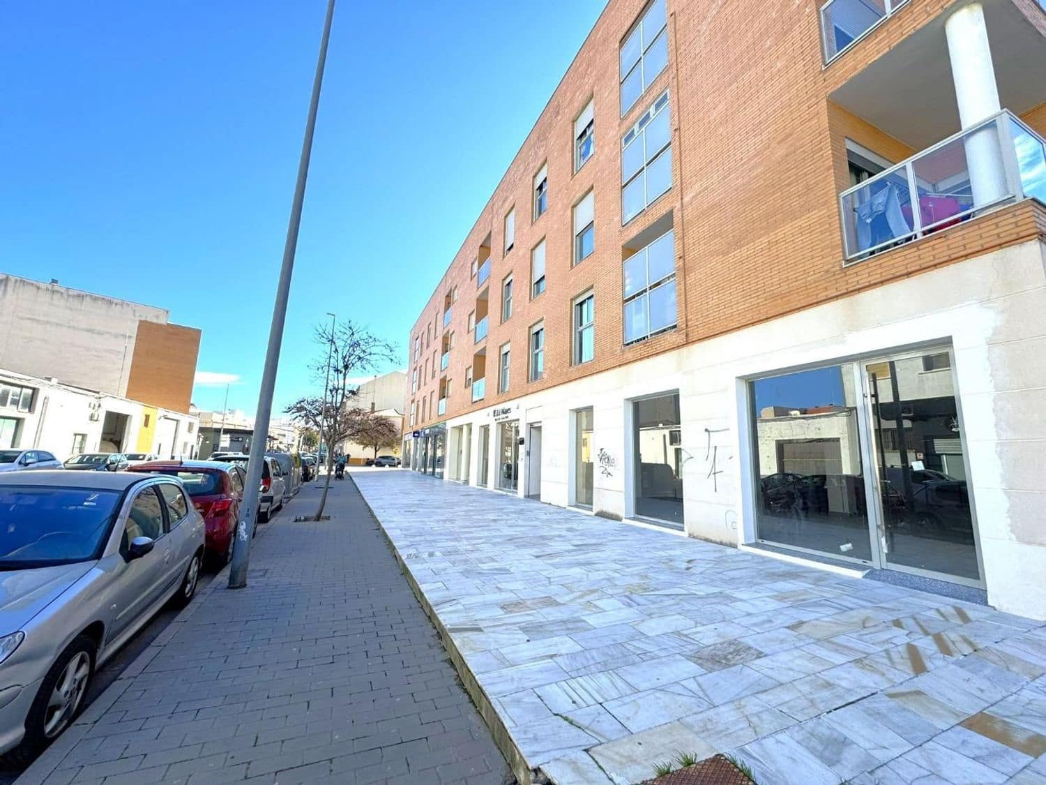 Commercieel te huur in Denia - € 1.500 (Ref: 9637589)