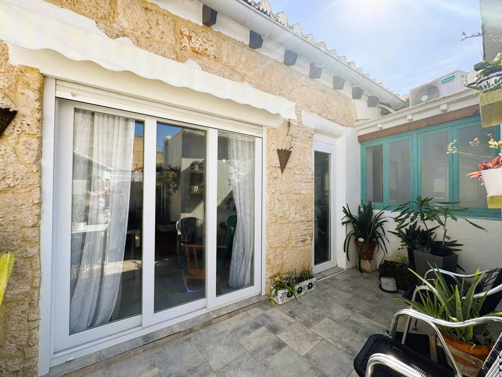 3 bedroom Townhouse for sale in Denia with garage - € 449,000 (Ref: 9637599)