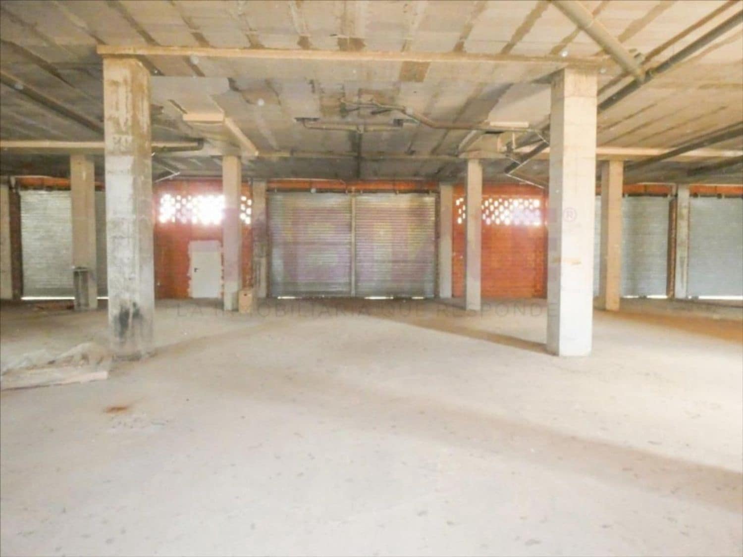 Kommersiell att hyra i Denia - 1 200 € (Ref: 9651981)