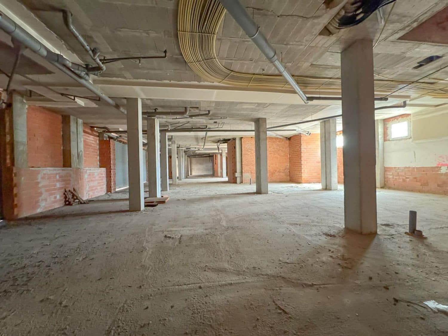 Kommersiell att hyra i Denia - 1 200 € (Ref: 9651981)