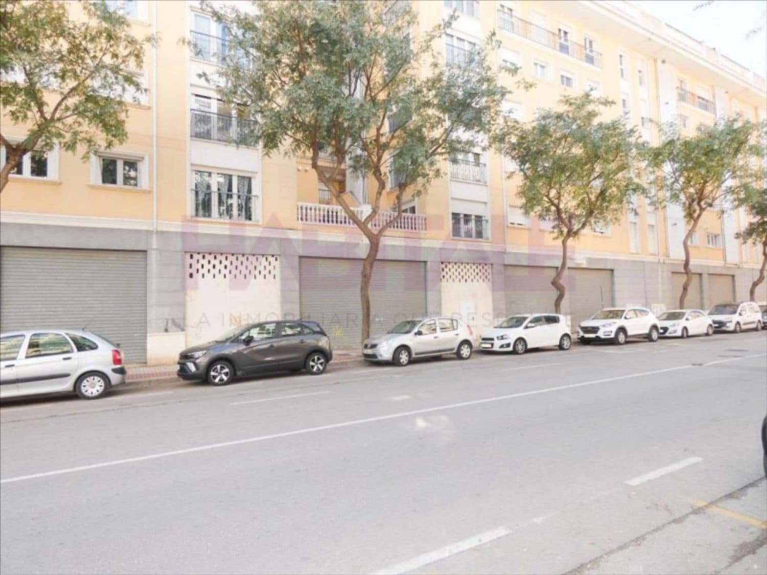 Kommersiell att hyra i Denia - 1 200 € (Ref: 9651981)