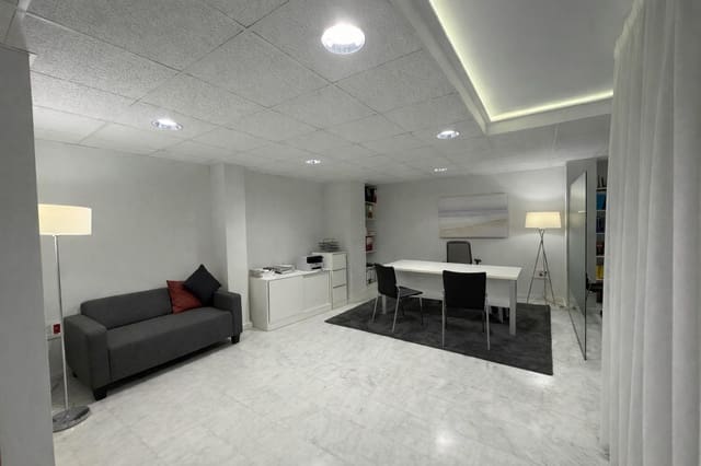 Toimisto vuokrattavana paikassa Centro Urbano, Dénia - 450 € (Ref: 9656091)