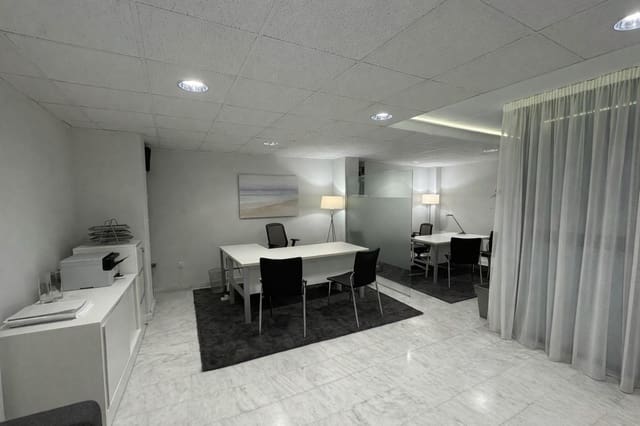 Toimisto vuokrattavana paikassa Centro Urbano, Dénia - 450 € (Ref: 9656091)