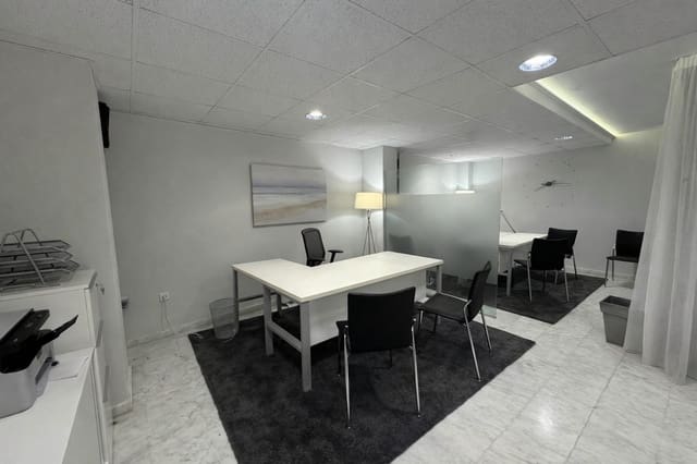 Toimisto vuokrattavana paikassa Centro Urbano, Dénia - 450 € (Ref: 9656091)