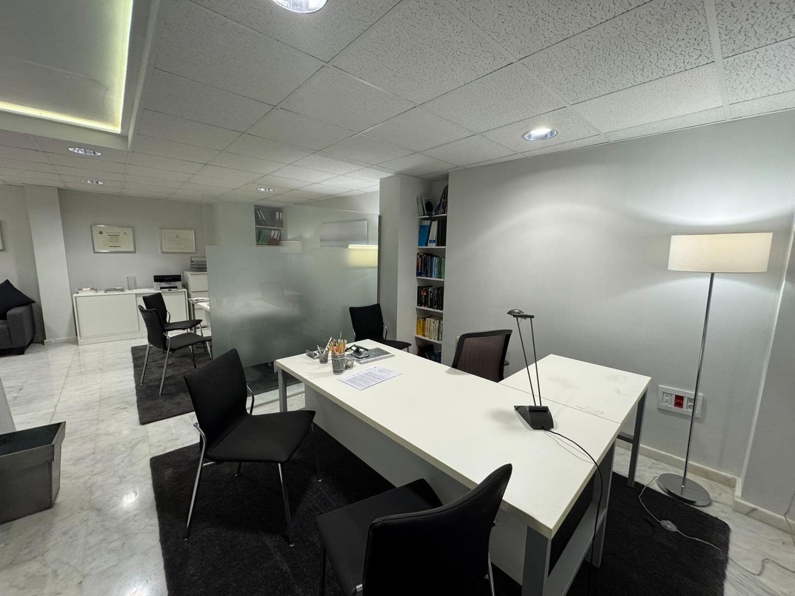 Toimisto vuokrattavana paikassa Denia - 450 € (Ref: 9656091)