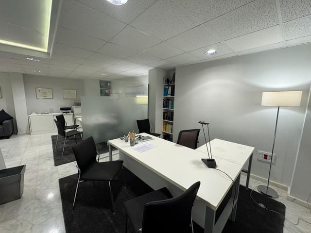 Toimisto vuokrattavana paikassa Centro Urbano, Dénia - 450 € (Ref: 9656091)