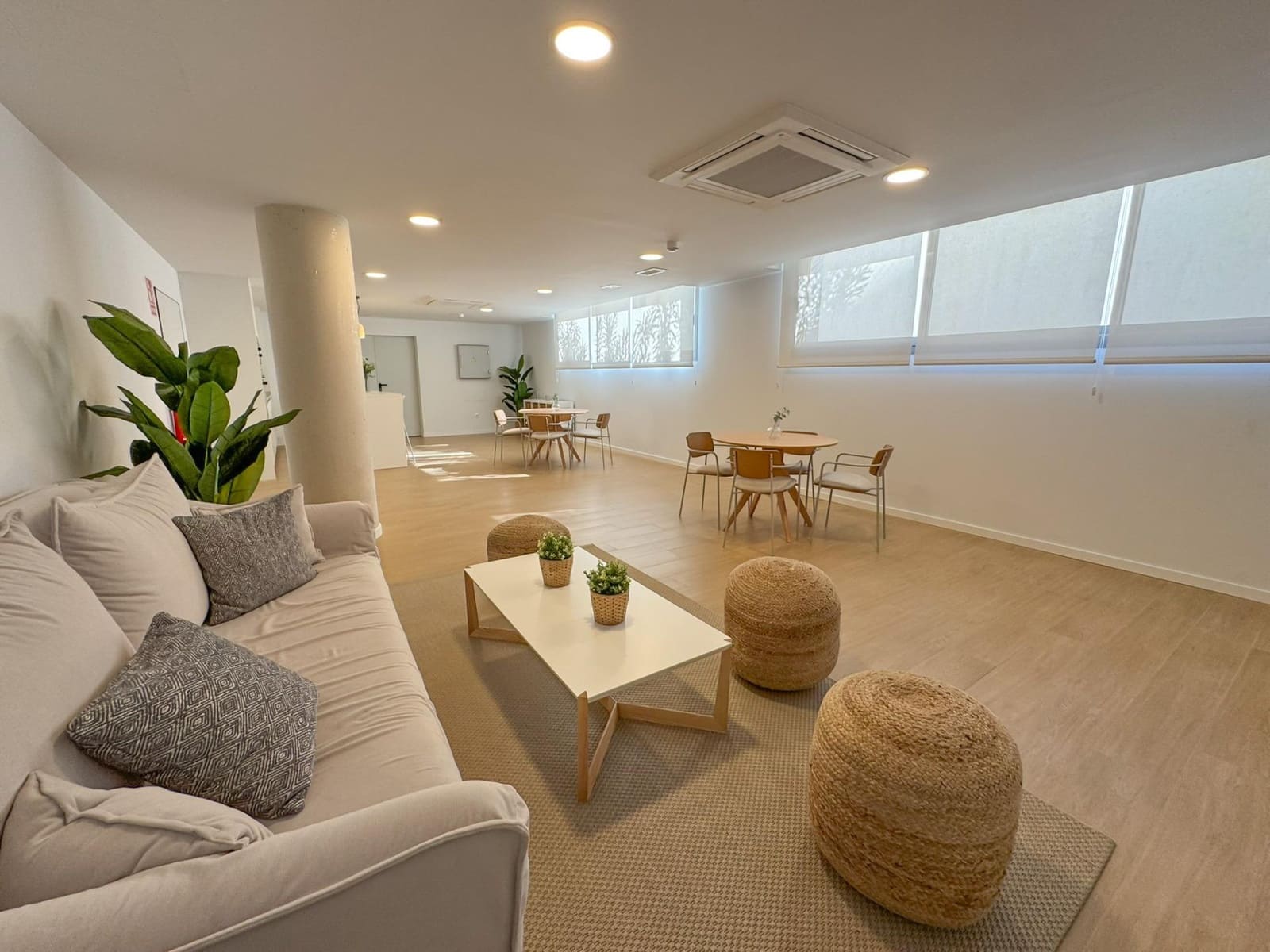 2 soveværelse Lejlighed til leje i Denia - € 1.500 (Ref: 9686425)