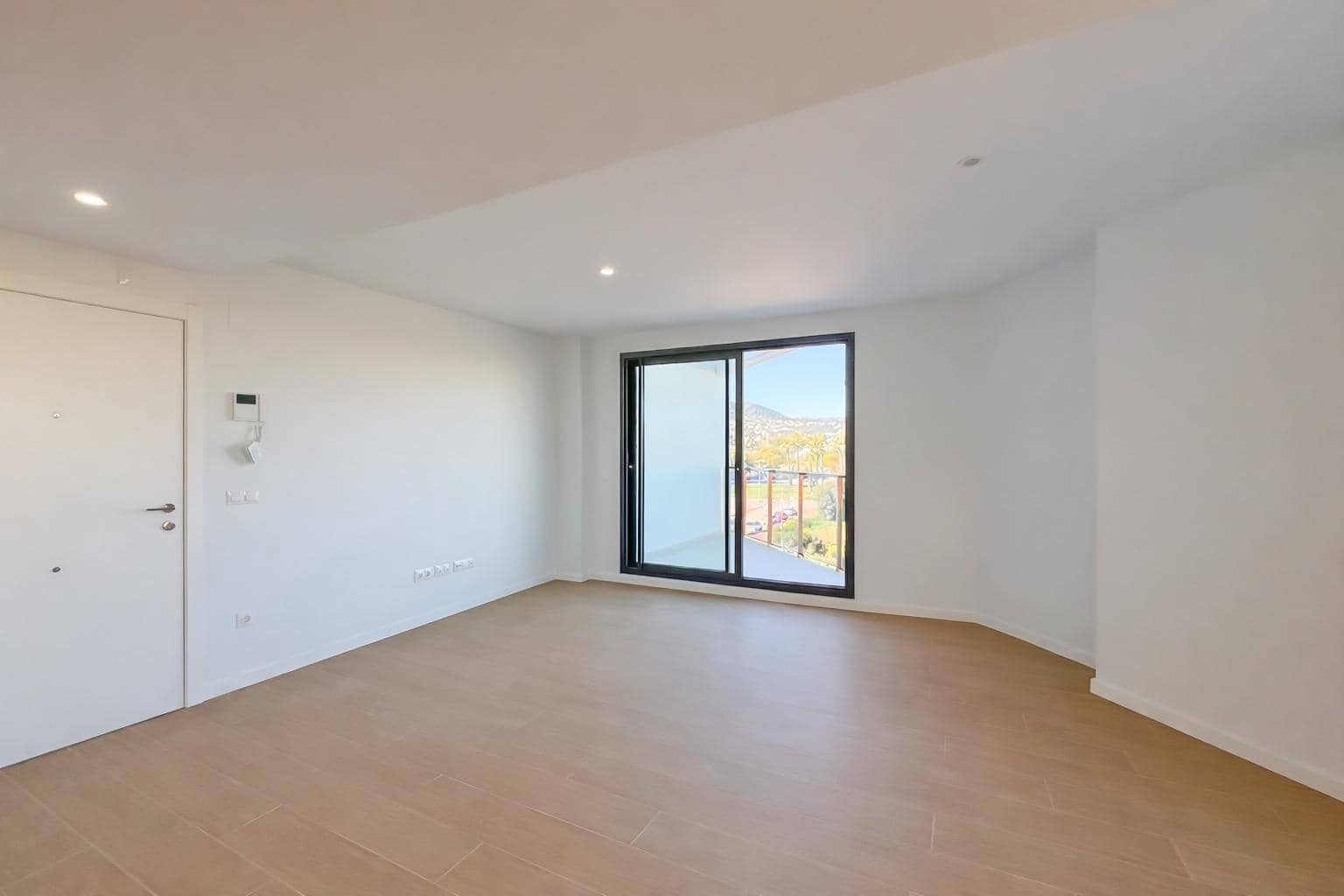 2 soveværelse Lejlighed til leje i Denia - € 1.500 (Ref: 9686425)