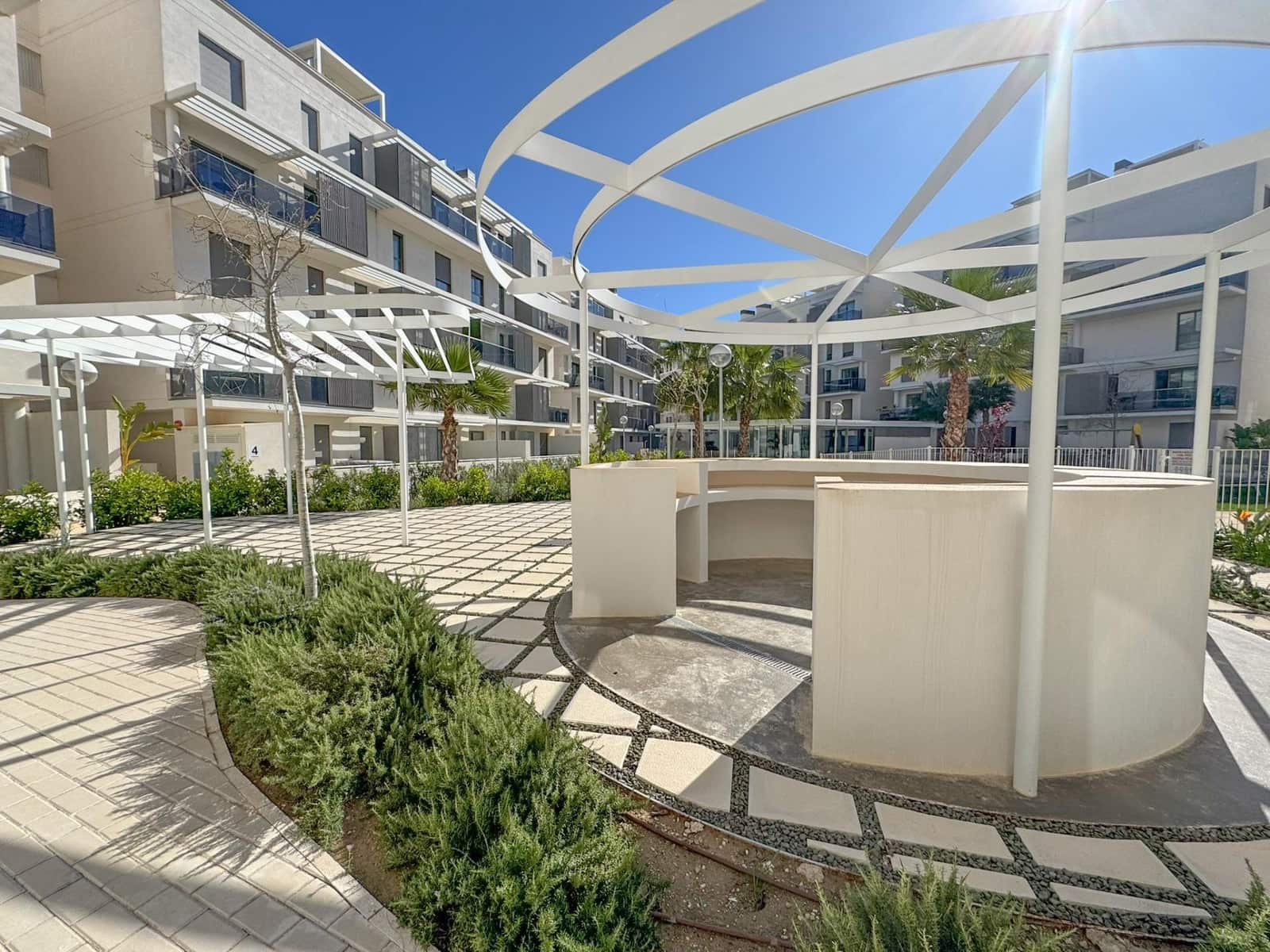 2 soveværelse Lejlighed til leje i Denia - € 1.500 (Ref: 9686425)