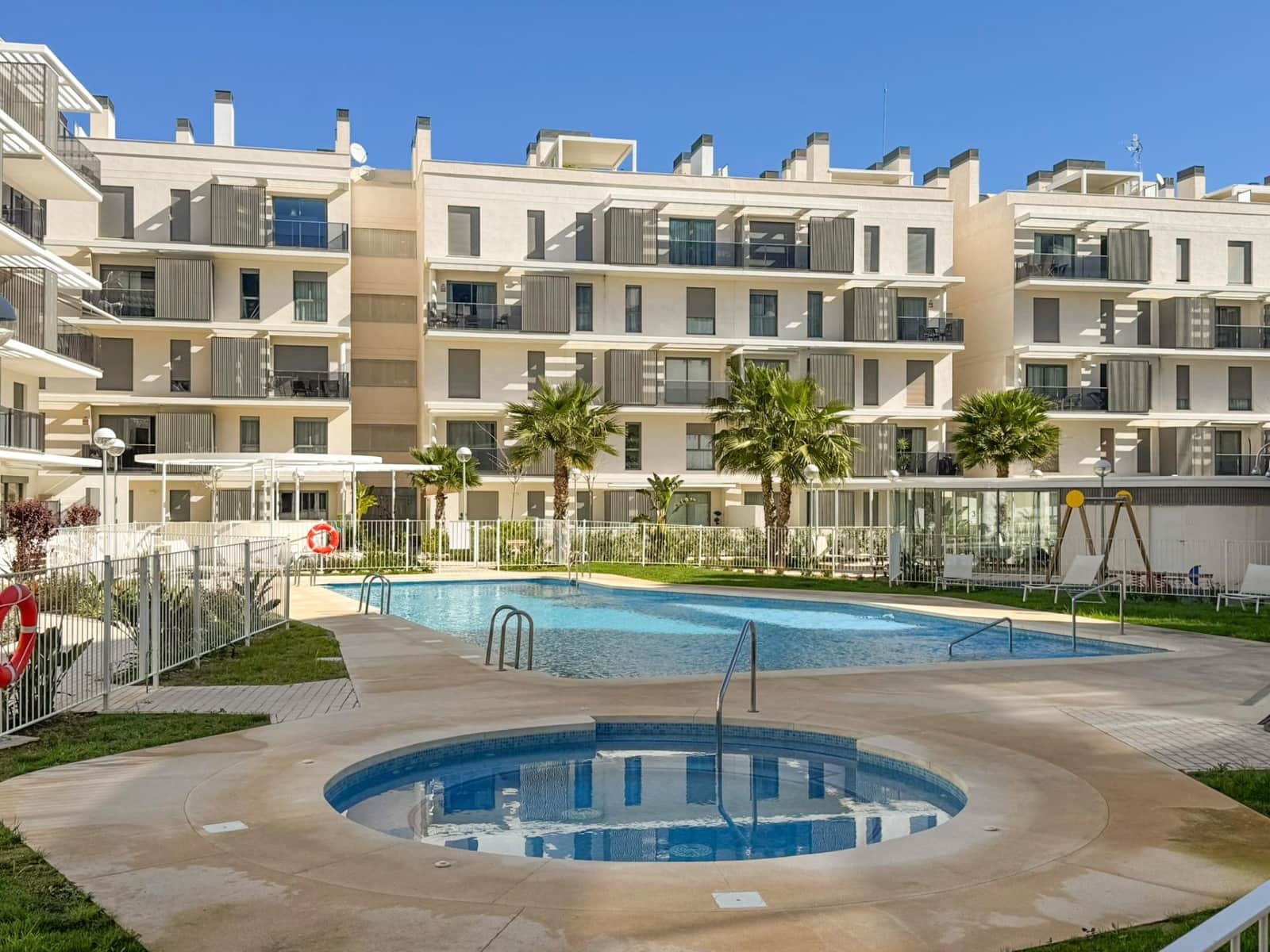 2 soveværelse Lejlighed til leje i Denia - € 1.500 (Ref: 9686425)