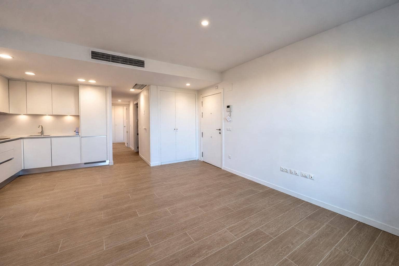 2 soveværelse Lejlighed til leje i Denia - € 1.500 (Ref: 9686425)