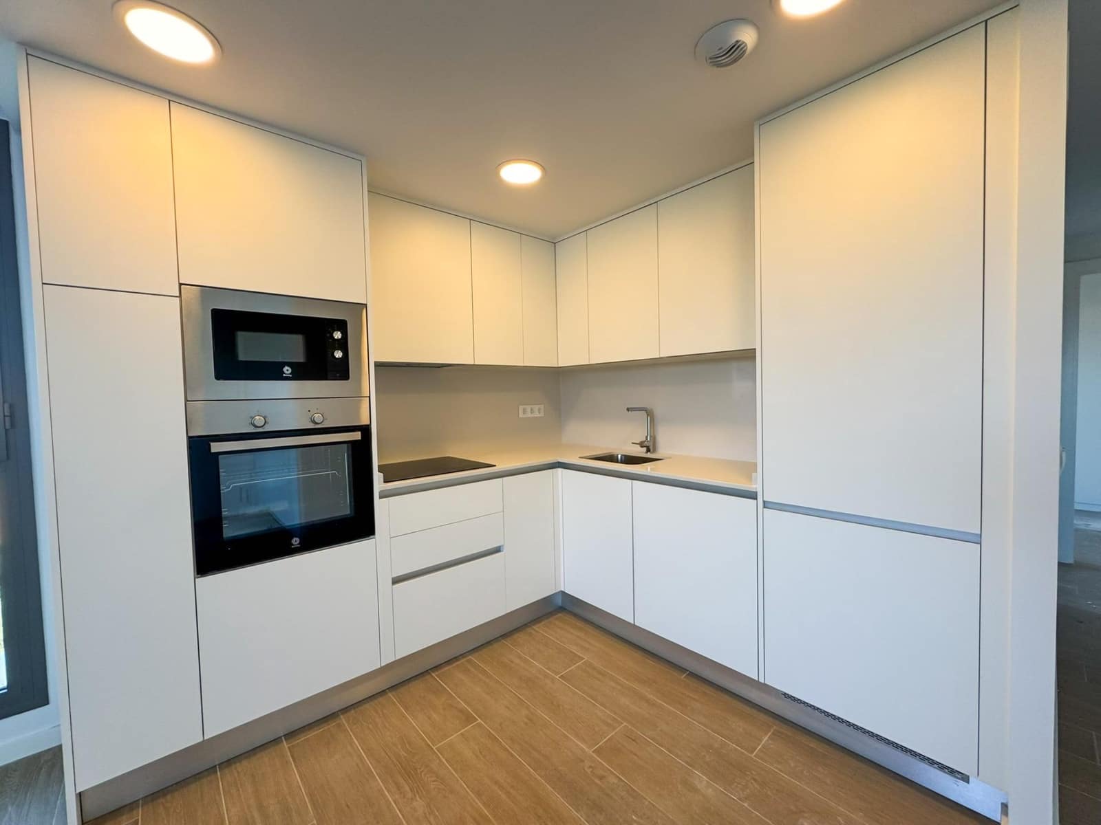 2 soveværelse Lejlighed til leje i Denia - € 1.500 (Ref: 9686425)