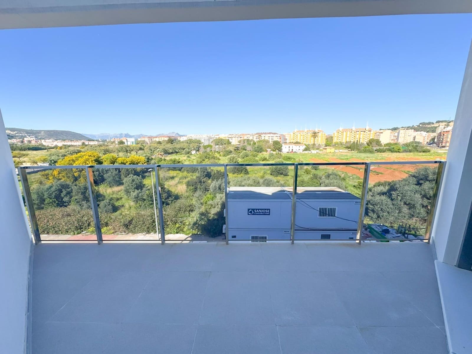 2 soveværelse Lejlighed til leje i Denia - € 1.500 (Ref: 9686425)