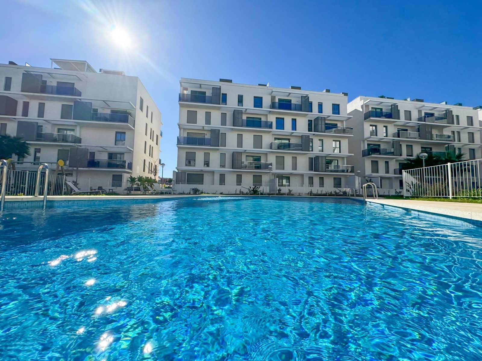 2 soveværelse Lejlighed til leje i Denia - € 1.500 (Ref: 9686425)