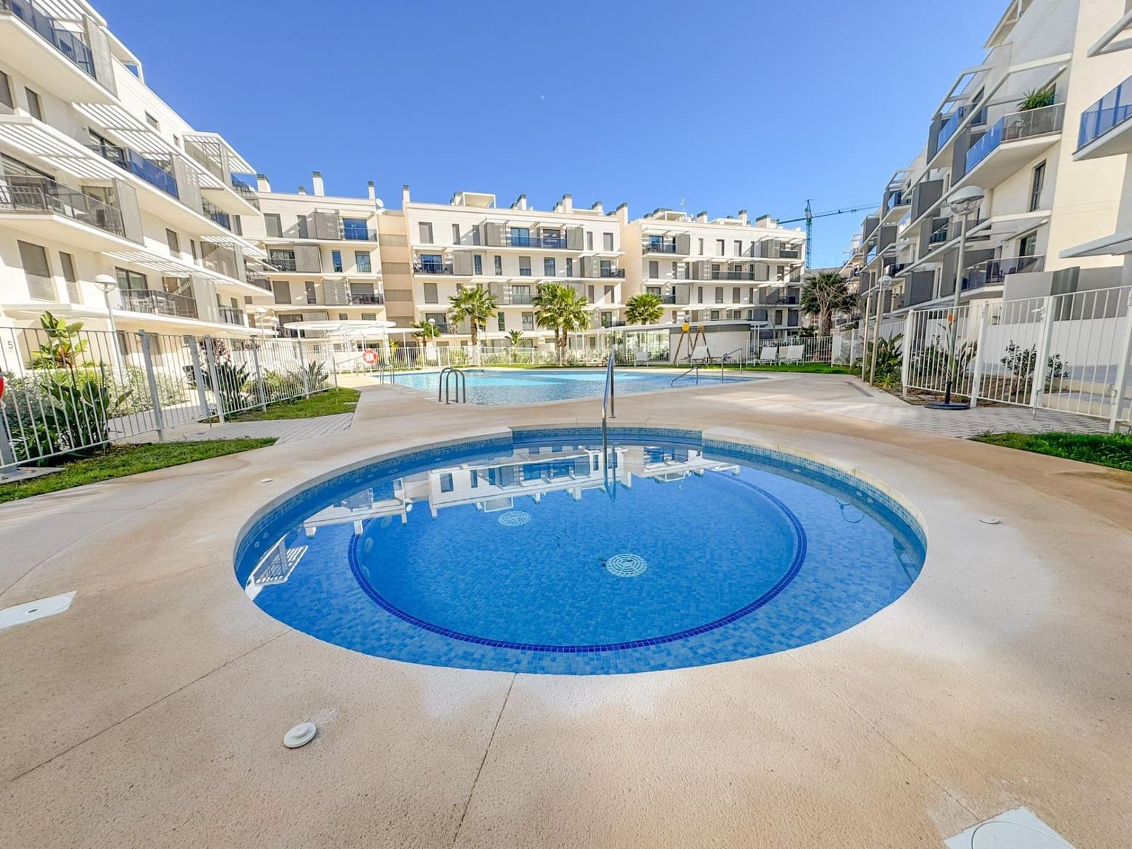 2 soveværelse Lejlighed til leje i Denia - € 1.500 (Ref: 9686425)
