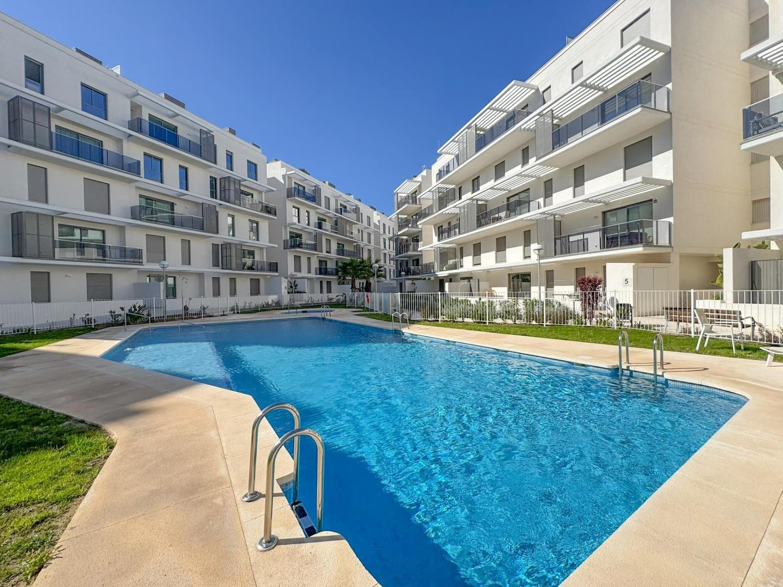 2 soveværelse Lejlighed til leje i Denia - € 1.500 (Ref: 9686425)