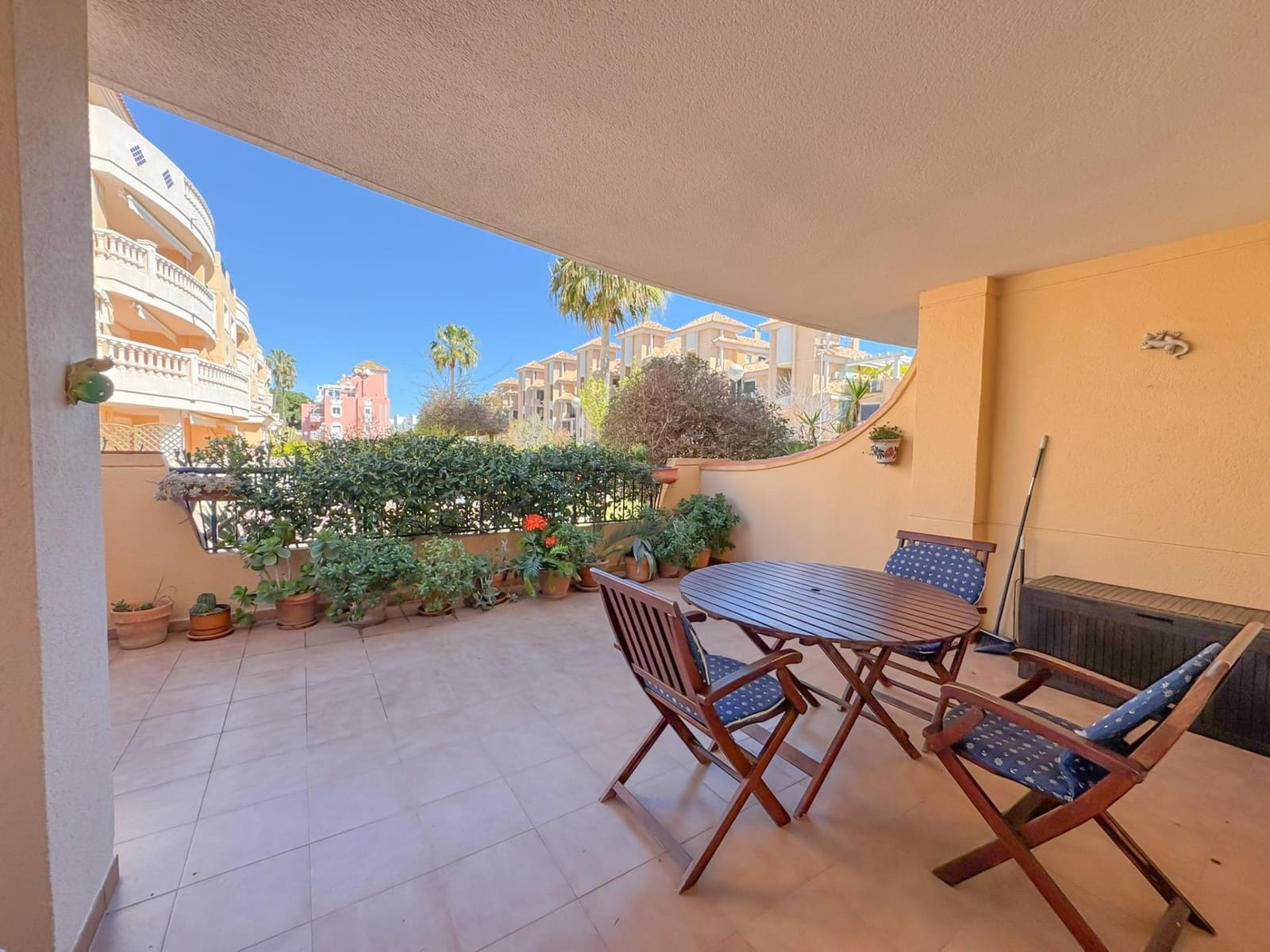 2 bedroom Apartment for sale in Denia - € 310,000 (Ref: 9735583)