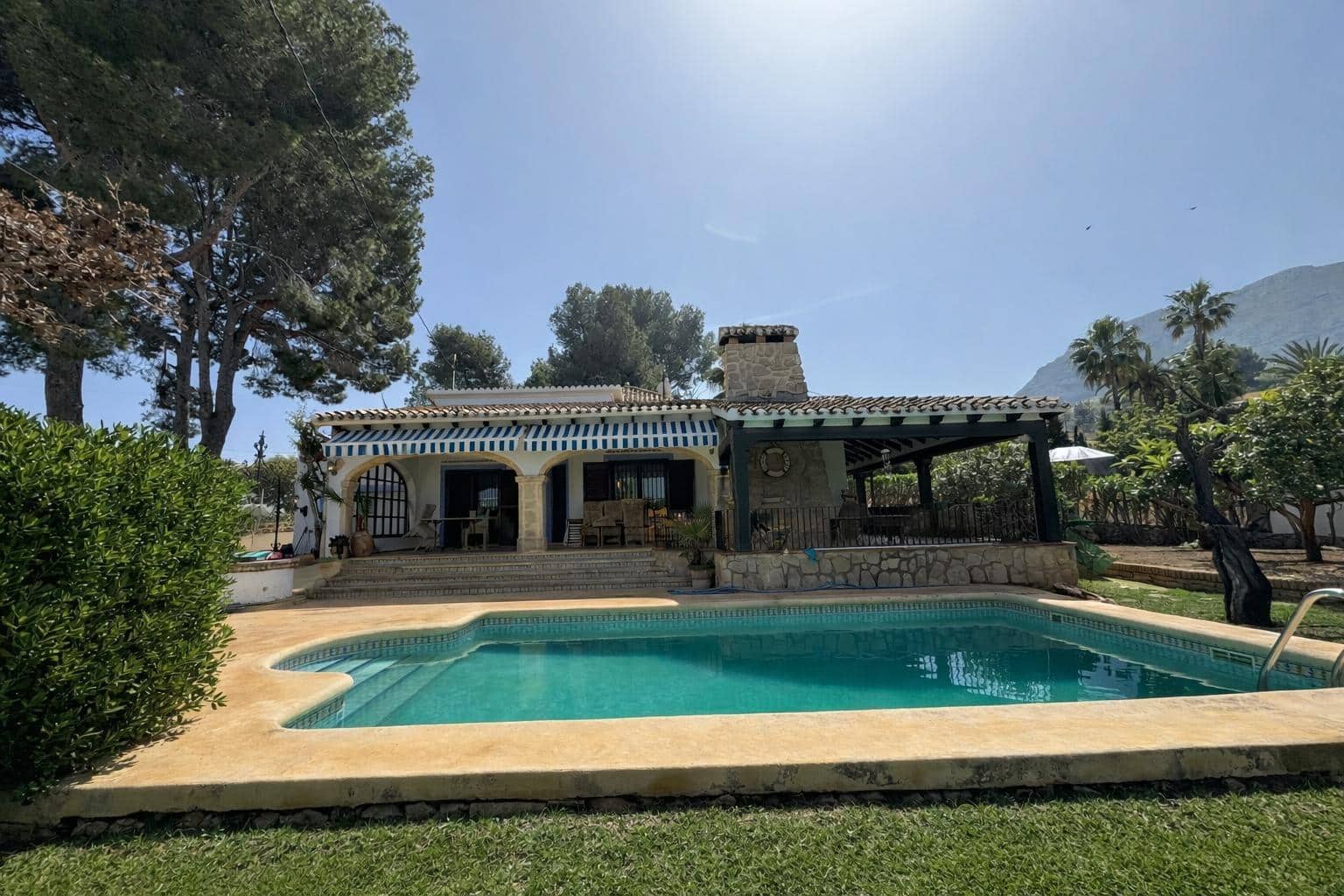 3 slaapkamer Villa te huur in Denia met zwembad garage - € 1.950 (Ref: 9778127)