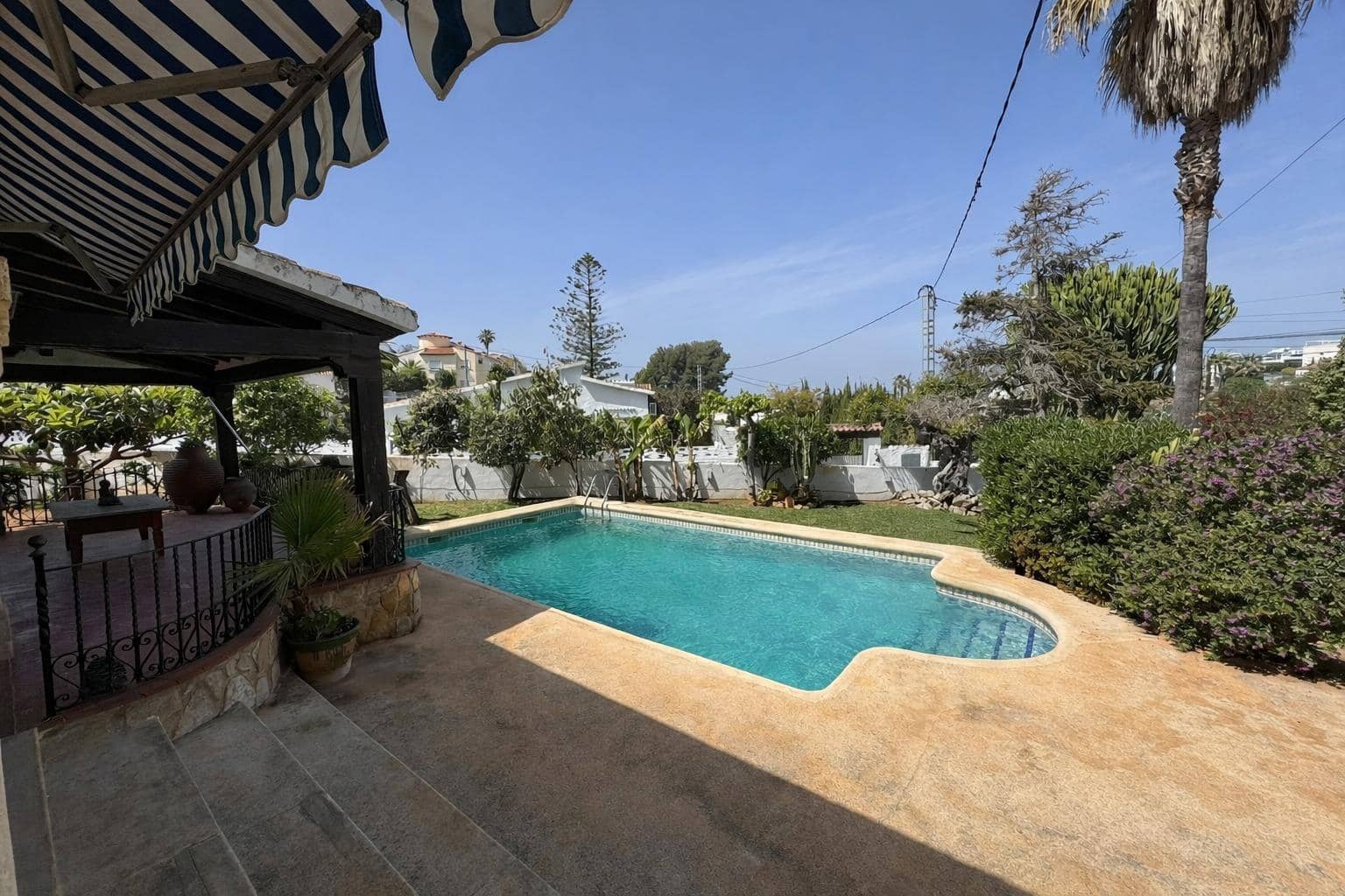 3 slaapkamer Villa te huur in Denia met zwembad garage - € 1.950 (Ref: 9778127)