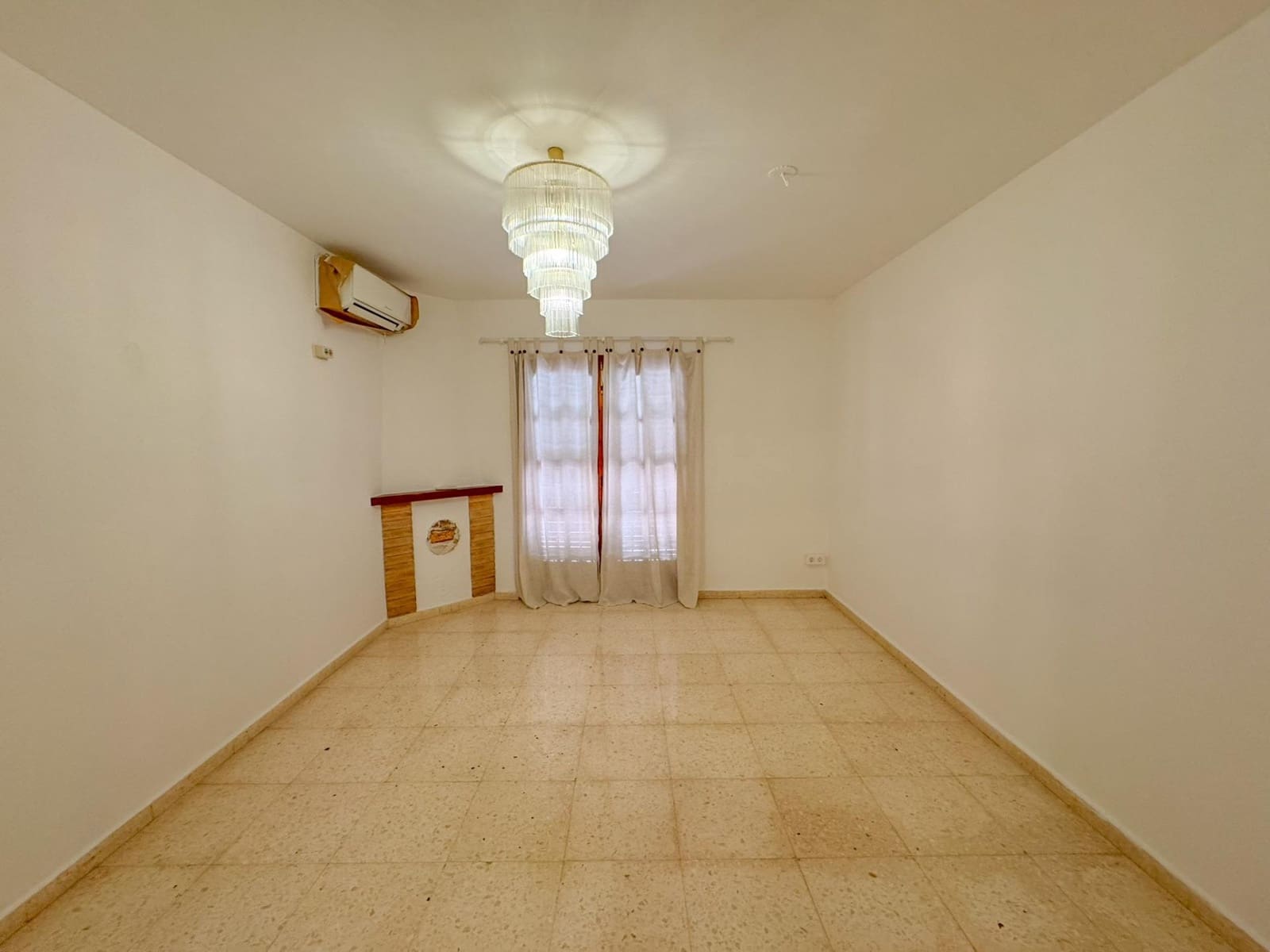 3 slaapkamer Villa te huur in Denia met zwembad garage - € 1.950 (Ref: 9778127)