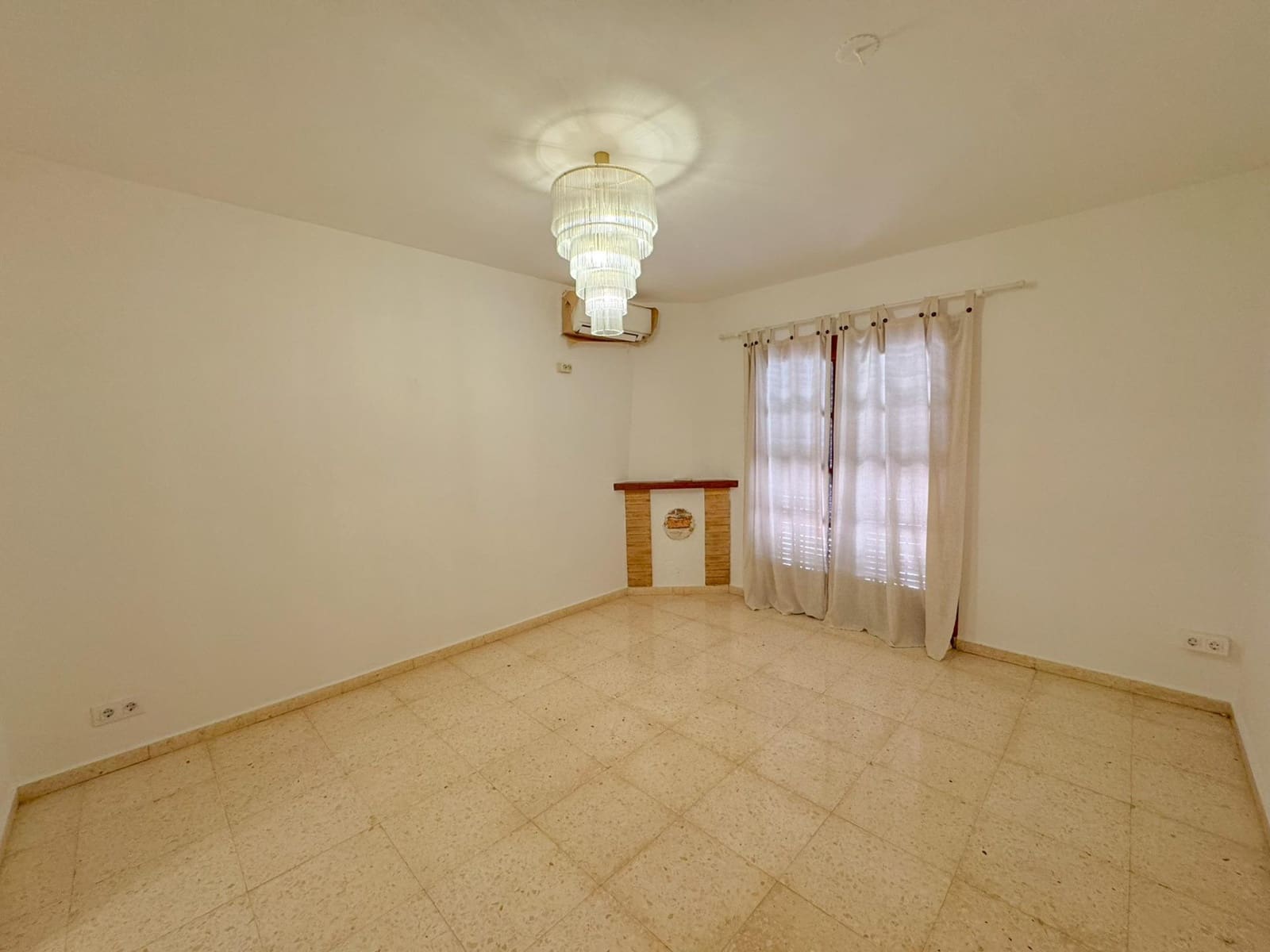 3 slaapkamer Villa te huur in Denia met zwembad garage - € 1.950 (Ref: 9778127)
