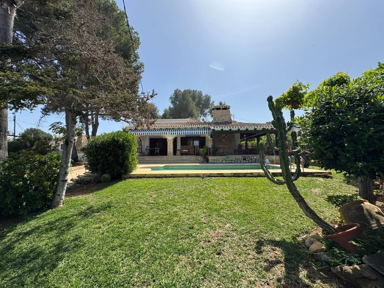 3 slaapkamer Villa te huur in Denia met zwembad garage - € 1.950 (Ref: 9778127)