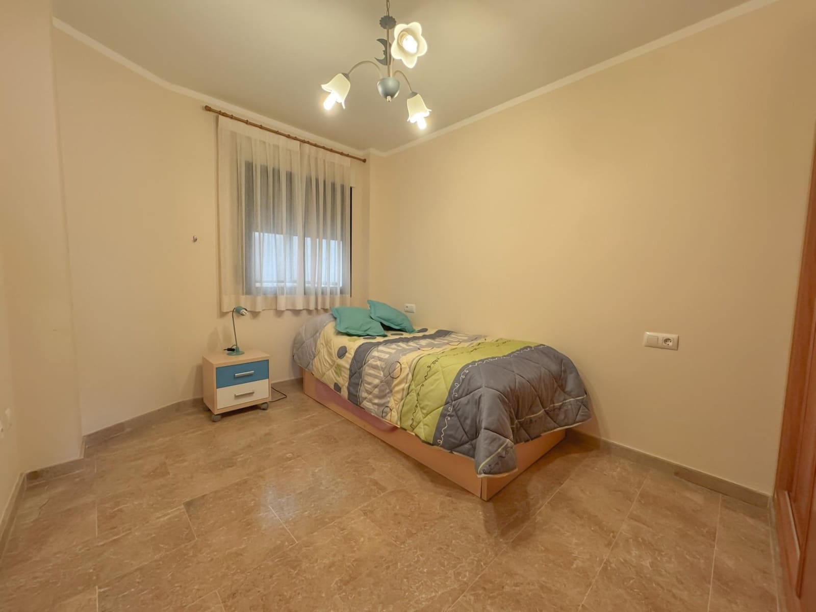 2 bedroom Apartment for rent in Denia with garage - € 950 (Ref: 9778128)