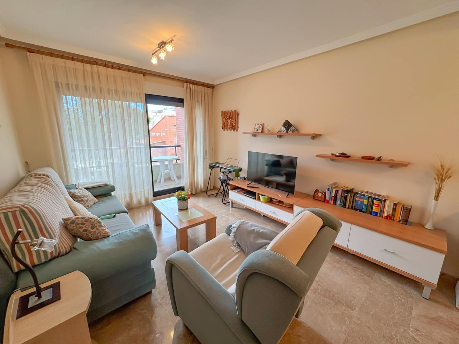 2 bedroom Apartment for rent in Denia with garage - € 950 (Ref: 9778128)