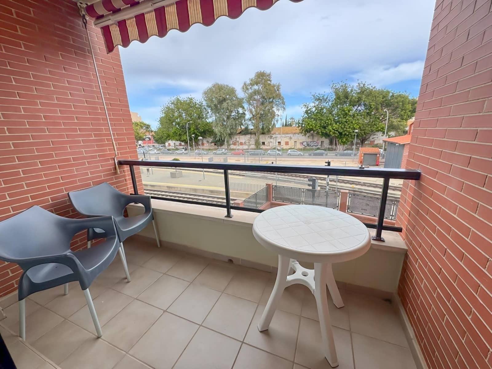 2 bedroom Apartment for rent in Denia with garage - € 950 (Ref: 9778128)