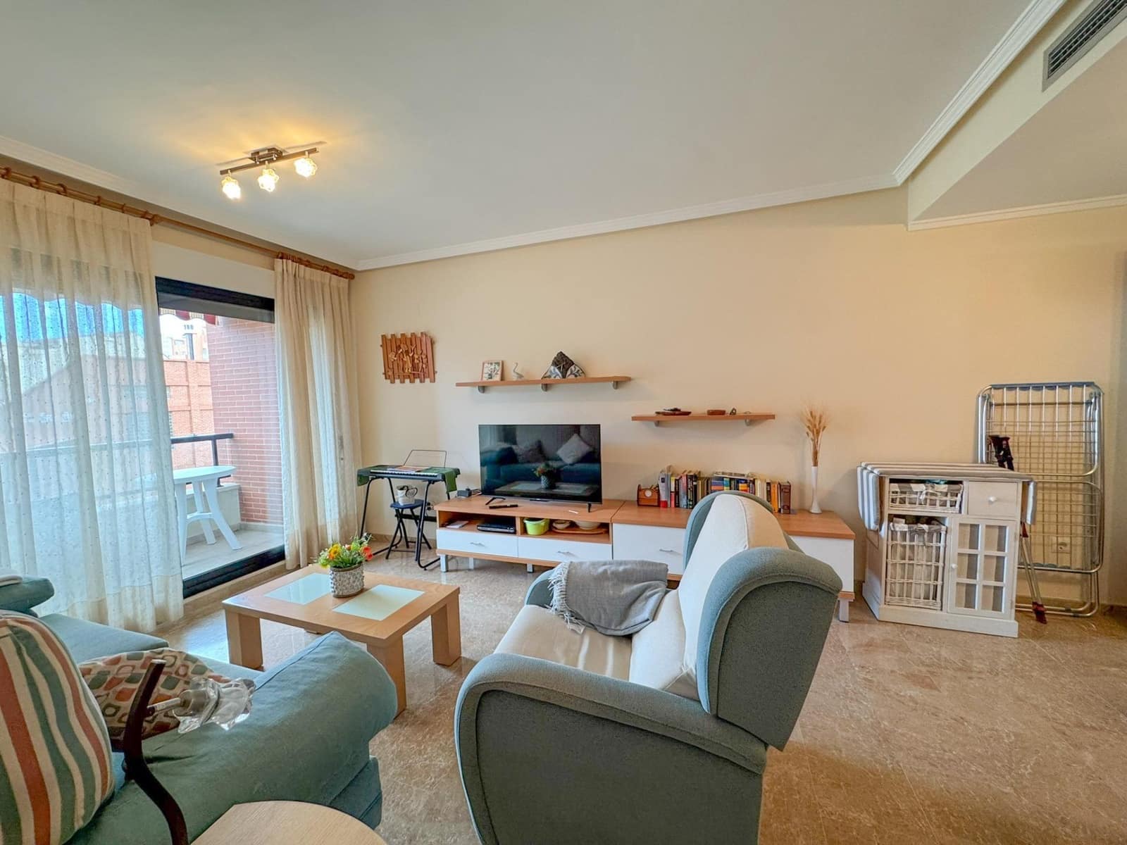 2 bedroom Apartment for rent in Denia with garage - € 950 (Ref: 9778128)