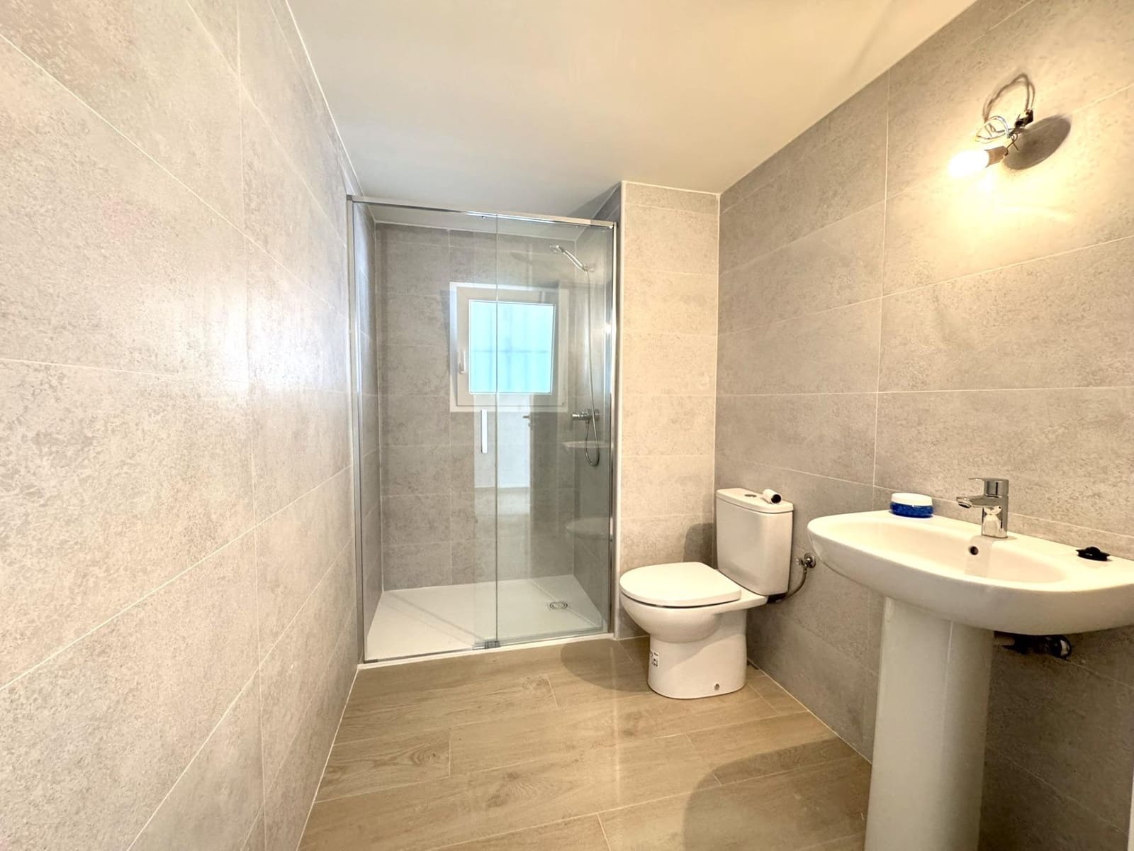 5 bedroom Villa for sale in Denia with garage - € 590,000 (Ref: 9807952)