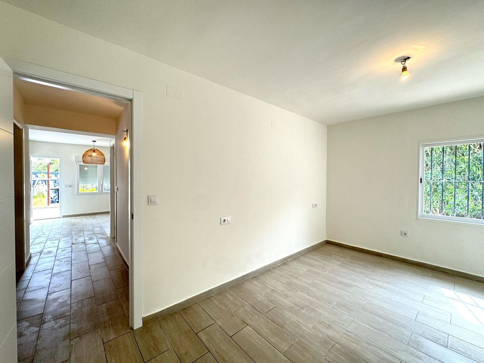 5 bedroom Villa for sale in Denia with garage - € 590,000 (Ref: 9807952)