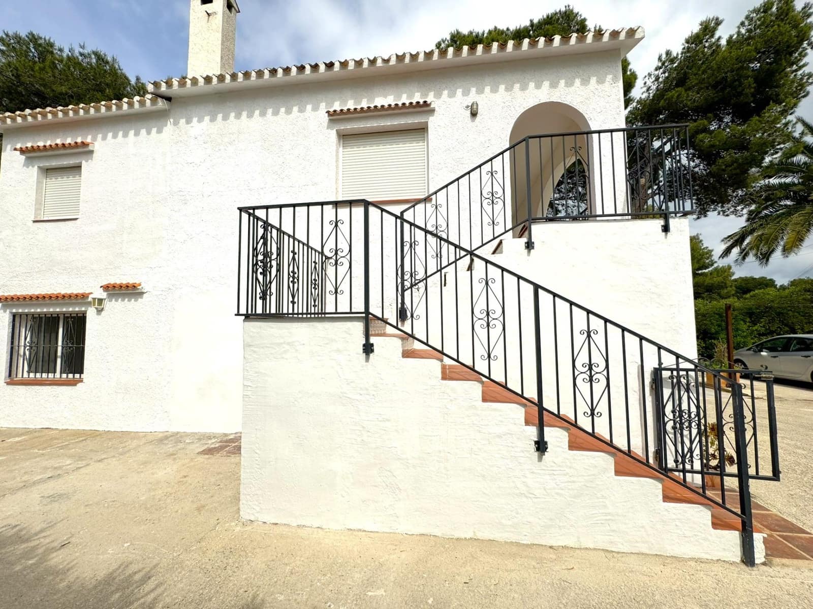 5 bedroom Villa for sale in Denia with garage - € 590,000 (Ref: 9807952)