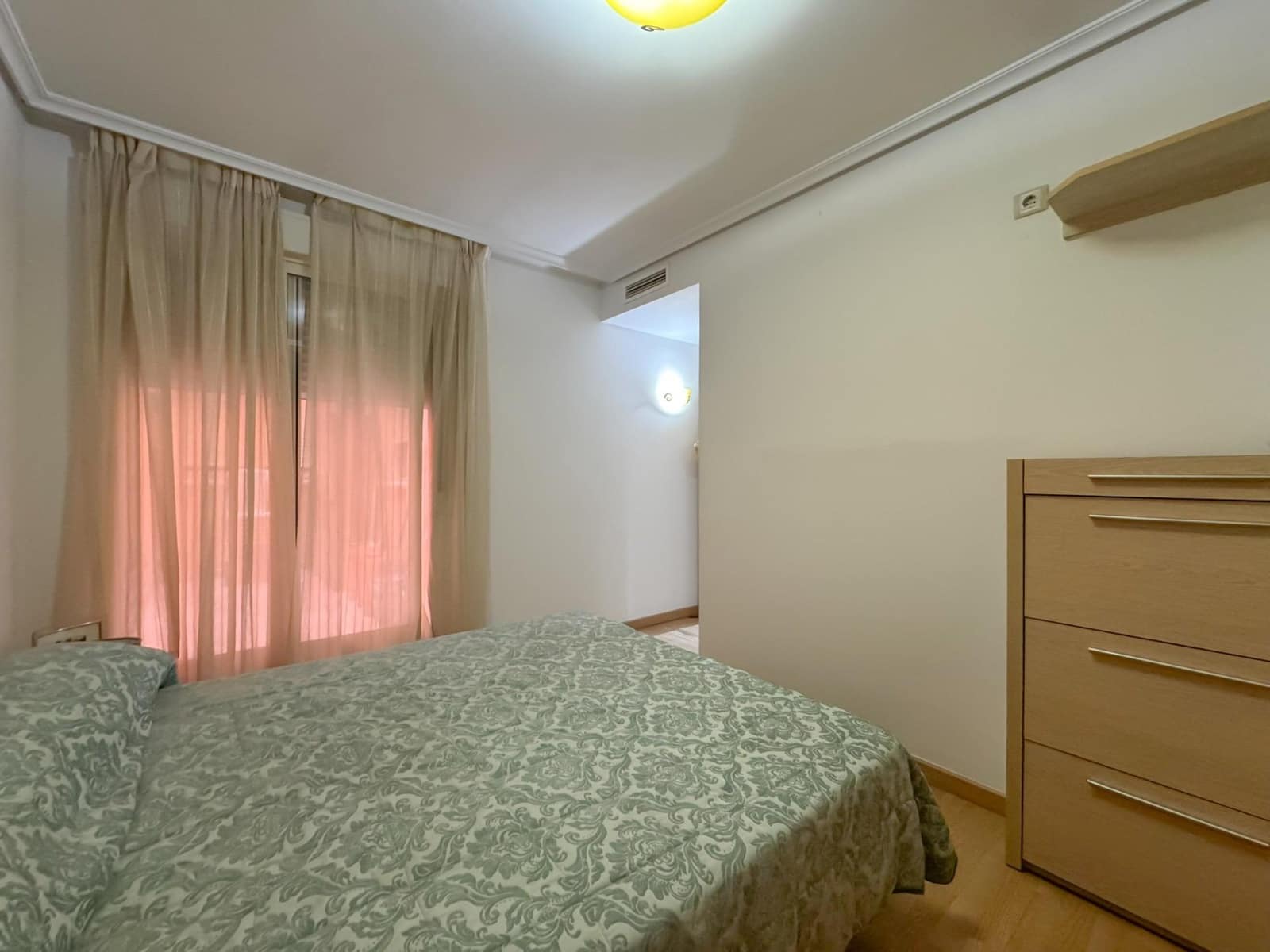 Piso de 3 habitaciones en Dénia en venta - 273.000 € (Ref: 9820502)