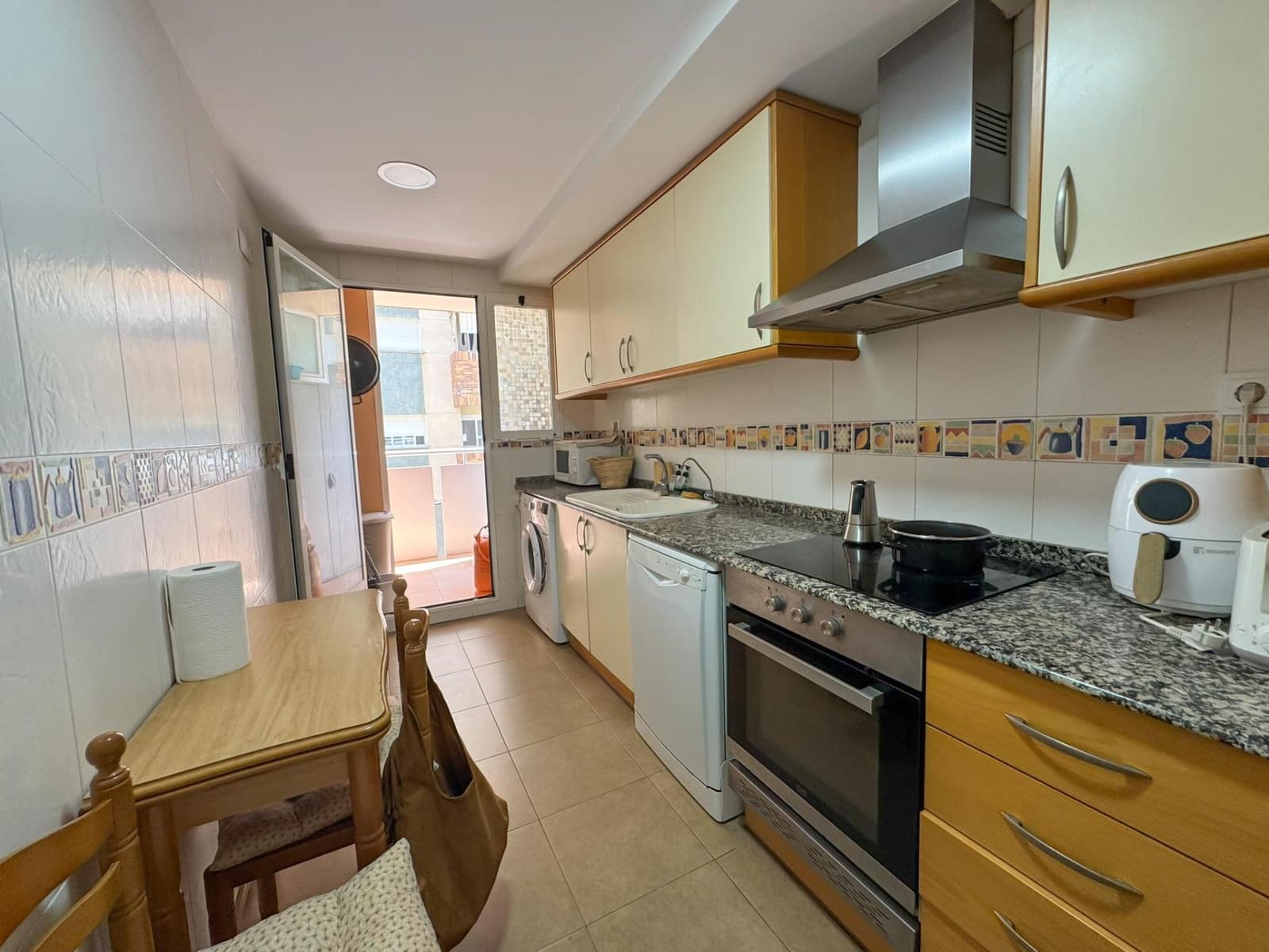 Piso de 3 habitaciones en Dénia en venta - 273.000 € (Ref: 9820502)