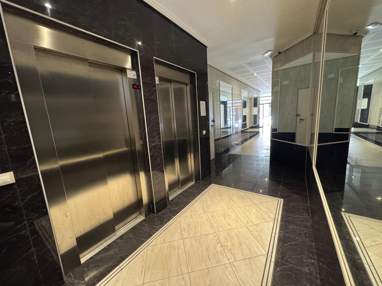 Piso de 3 habitaciones en Dénia en venta - 273.000 € (Ref: 9820502)