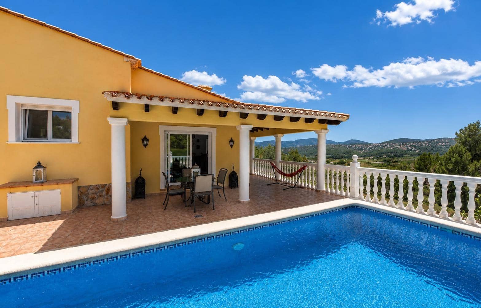 Chalet de 3 habitaciones en La Sella en venta con piscina - 660.000 € (Ref: 9836666)