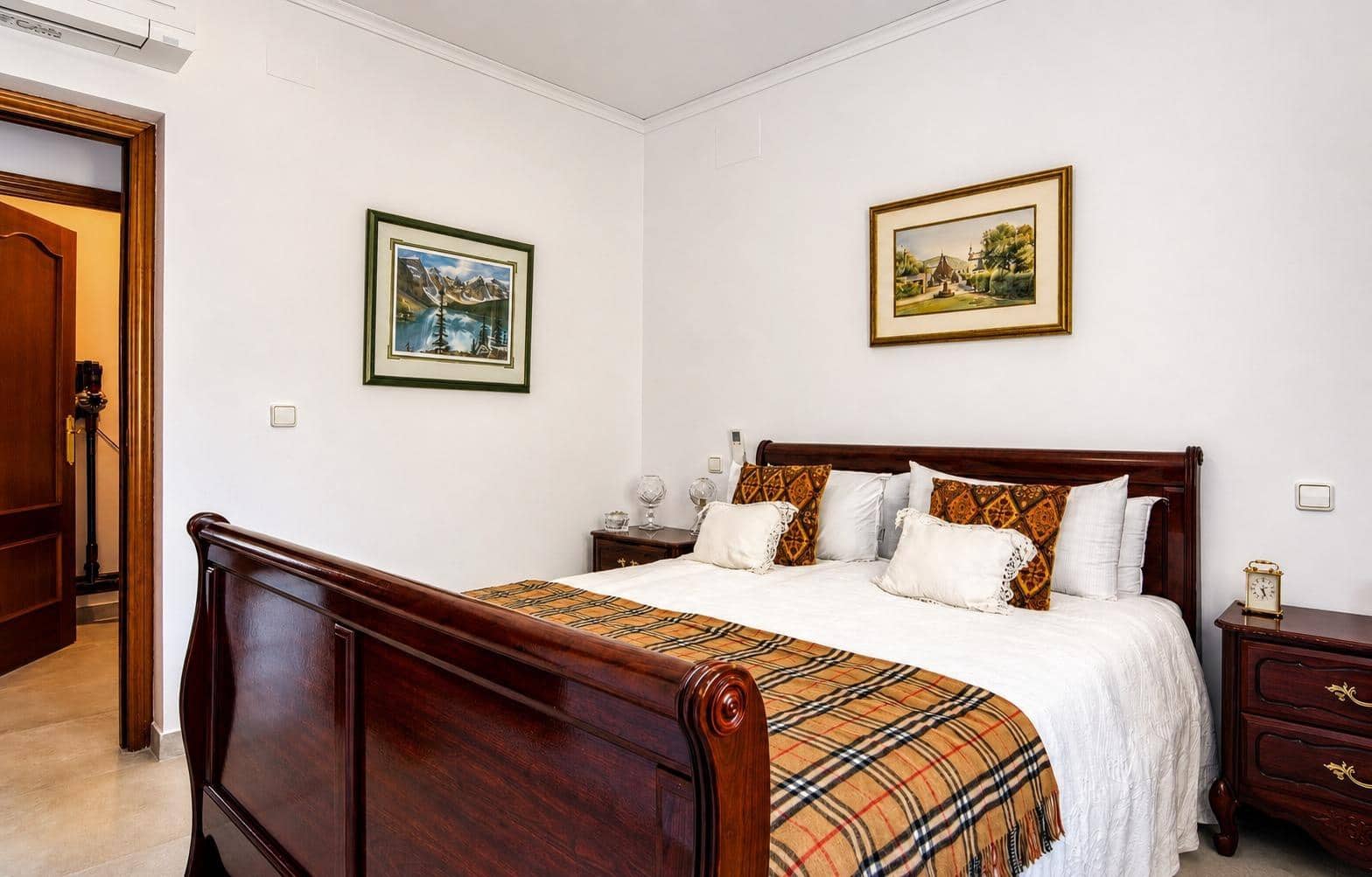 Chalet de 3 habitaciones en La Sella en venta con piscina - 660.000 € (Ref: 9836666)