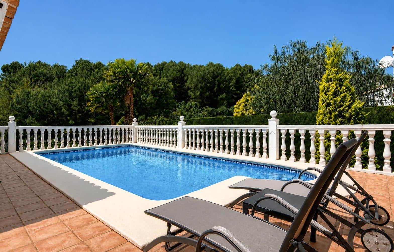 Chalet de 3 habitaciones en La Sella en venta con piscina - 660.000 € (Ref: 9836666)