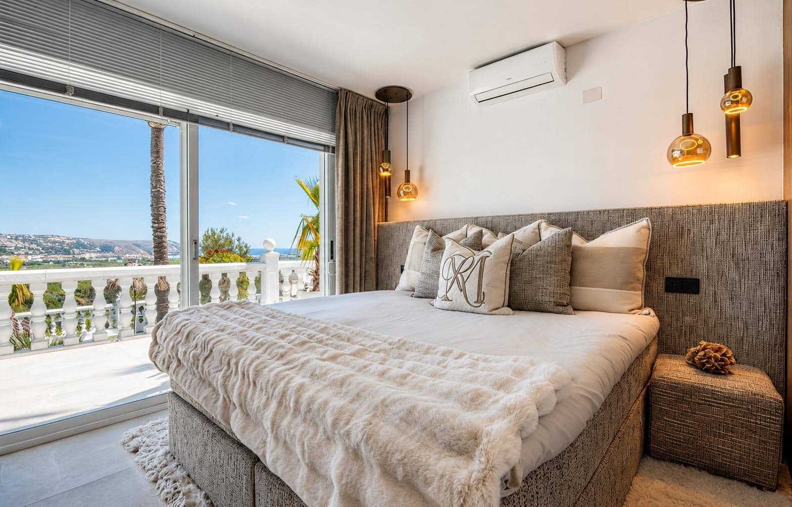 3 bedroom Villa for sale in Javea / Xabia with pool - € 995,000 (Ref: 9836667)
