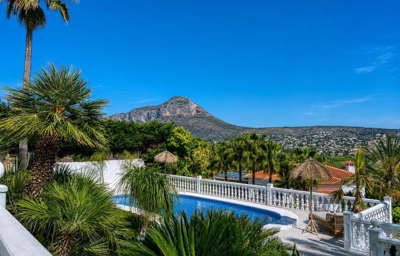 3 bedroom Villa for sale in Javea / Xabia with pool - € 995,000 (Ref: 9836667)