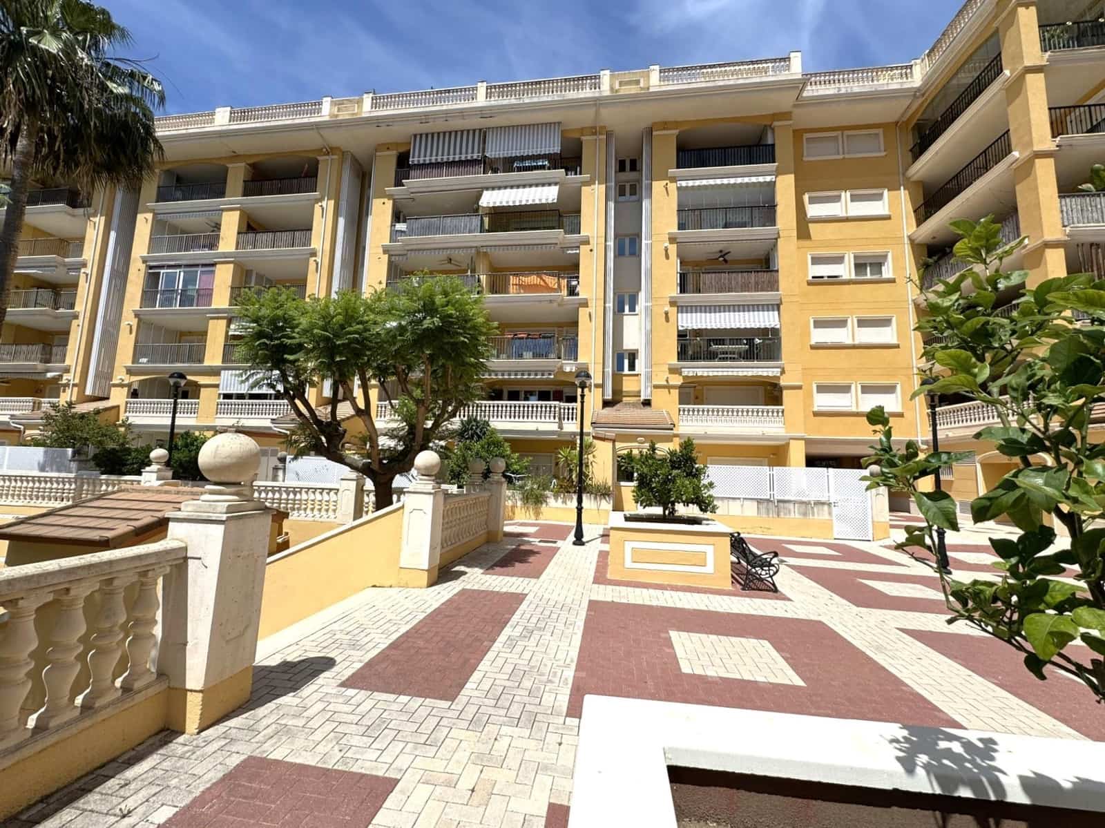 3 bedroom Apartment for sale in Denia with pool garage - € 345,000 (Ref: 9846239)