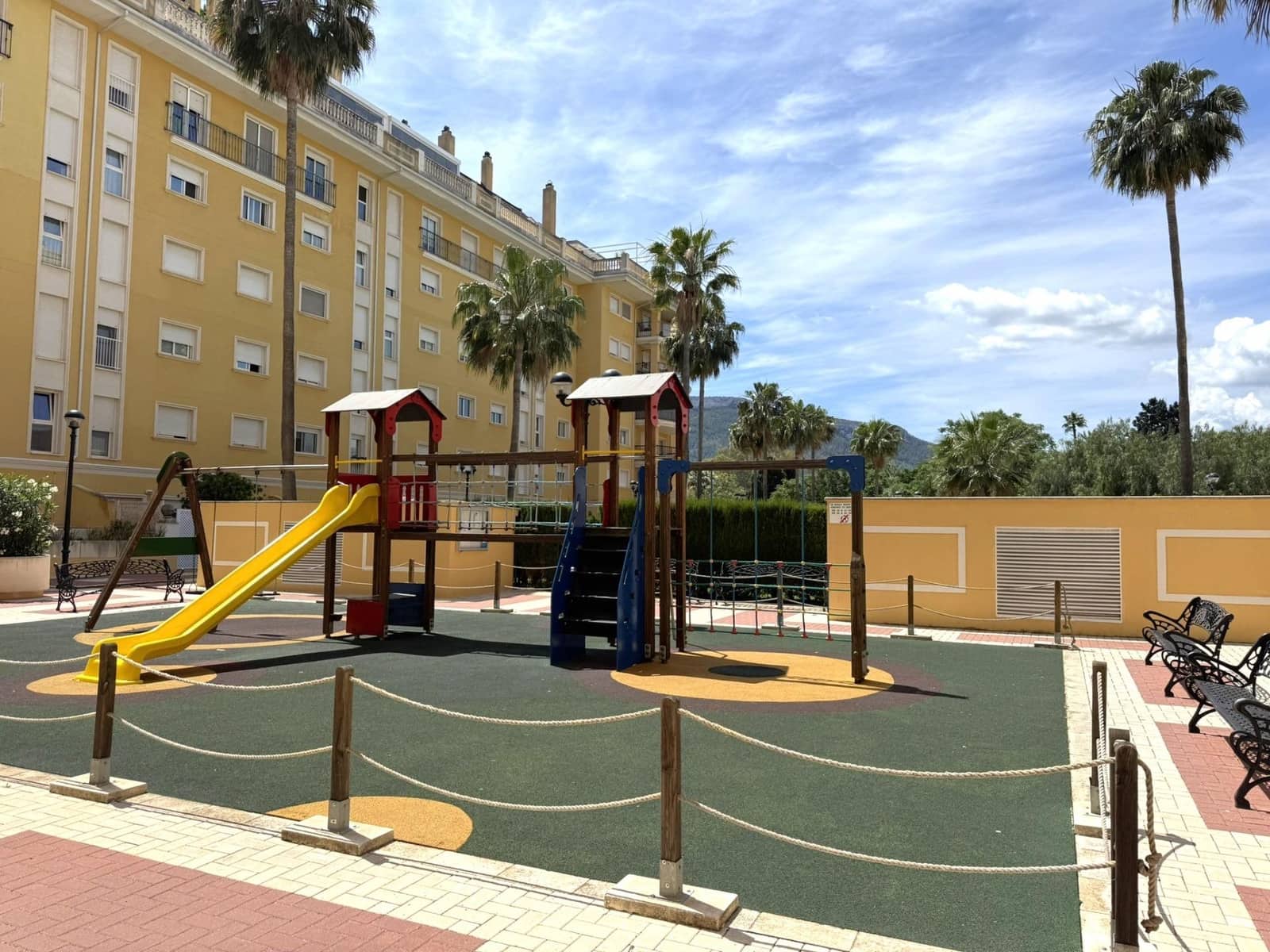 3 bedroom Apartment for sale in Denia with pool garage - € 345,000 (Ref: 9846239)
