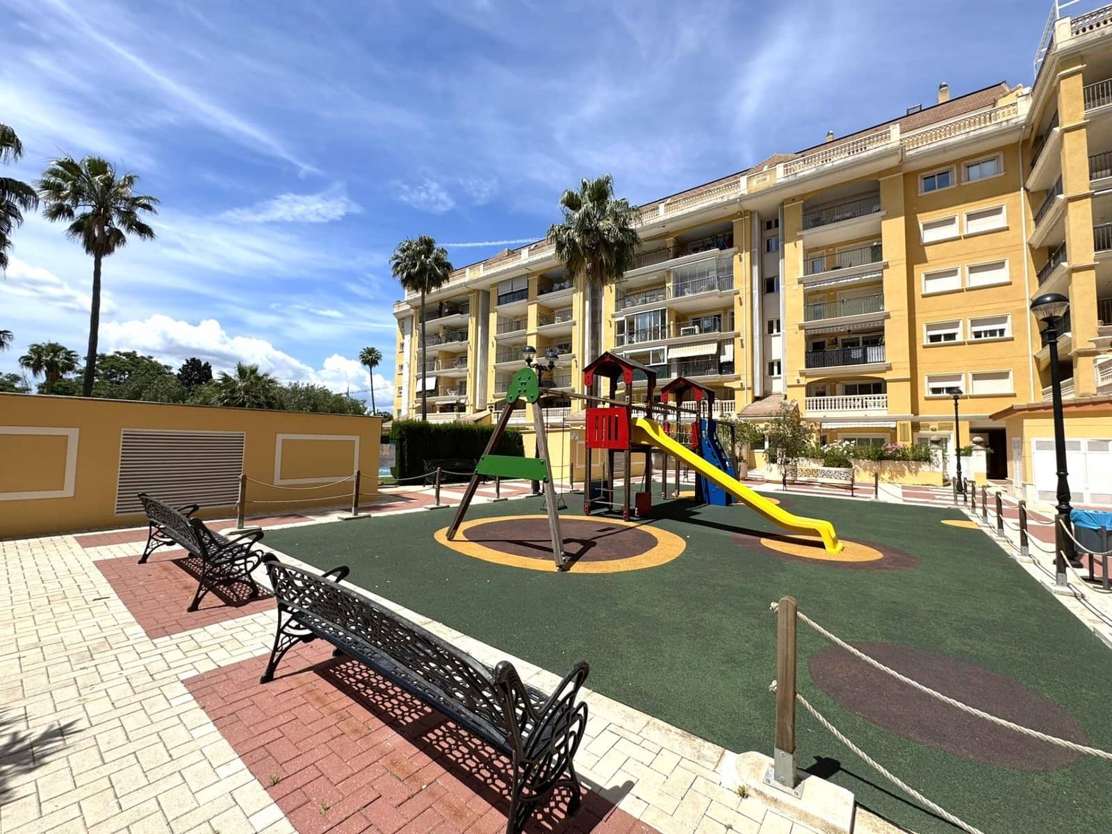 3 bedroom Apartment for sale in Denia with pool garage - € 345,000 (Ref: 9846239)