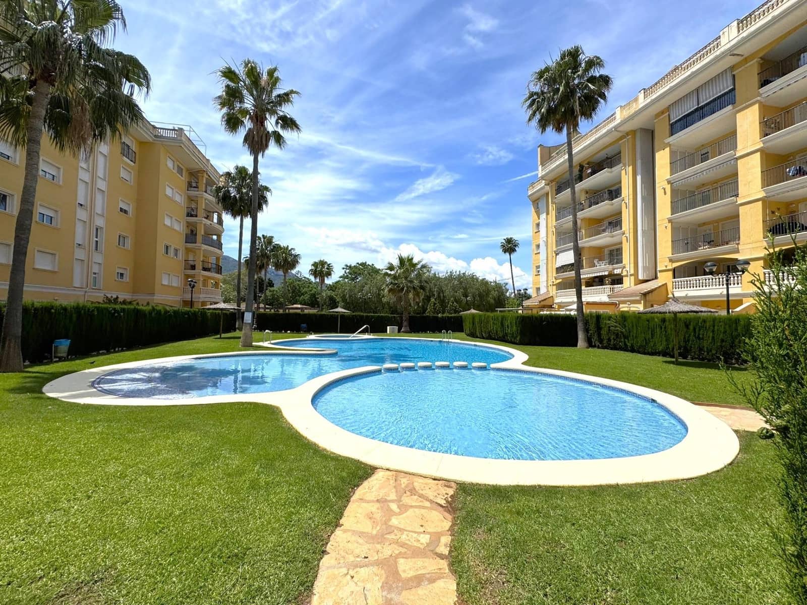 3 bedroom Apartment for sale in Denia with pool garage - € 345,000 (Ref: 9846239)
