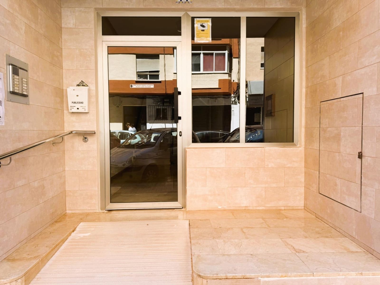 3 bedroom Flat for sale in Denia - € 185,000 (Ref: 9860102)
