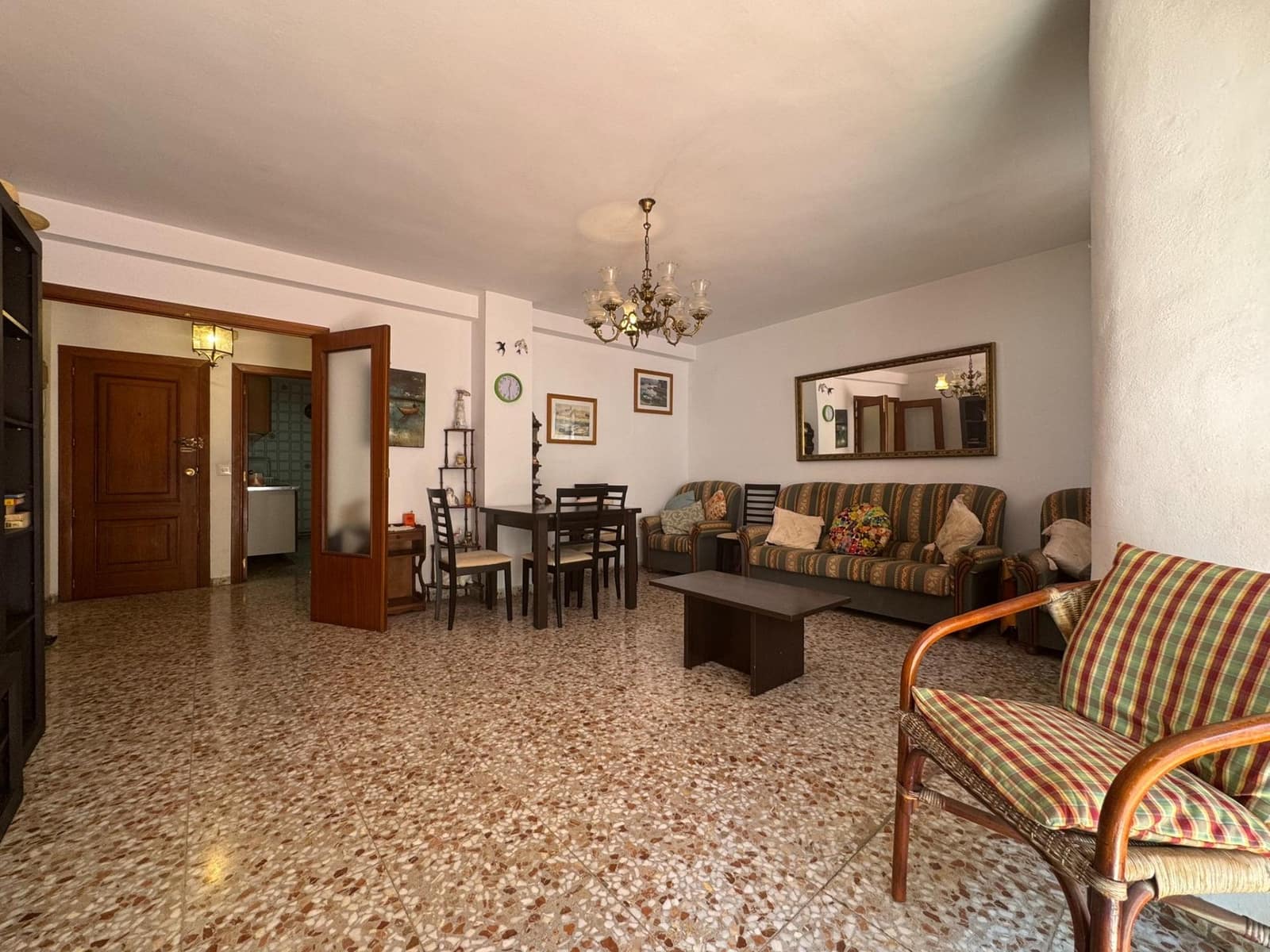 3 bedroom Flat for sale in Denia - € 185,000 (Ref: 9860102)