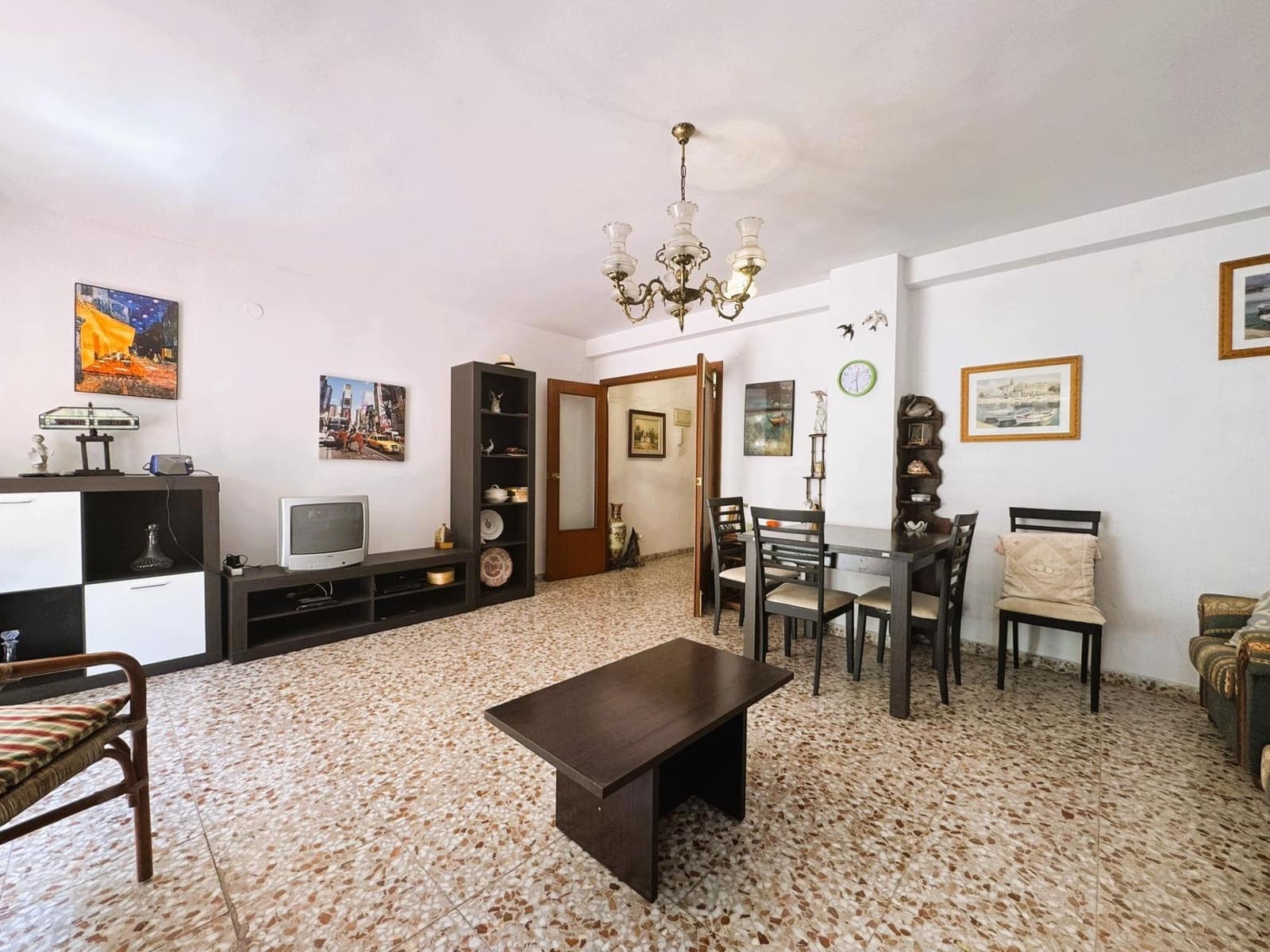 3 bedroom Flat for sale in Denia - € 185,000 (Ref: 9860102)