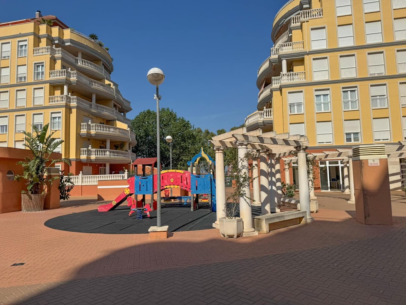 3 Zimmer Apartment zu verkaufen in Denia - 280.000 € (Ref: 9881939)